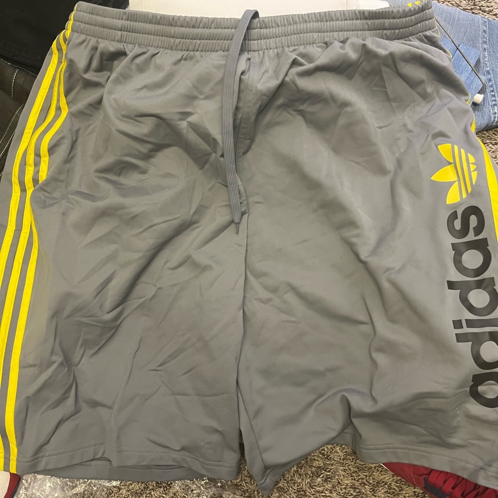 Adidas Drawstring Athletic Shorts Gray/Yellow SideStripe/Black Adidas symbol 3XL